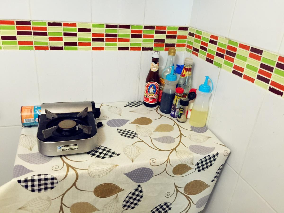 Small Elephant Hostel Бангкок Екстер'єр фото