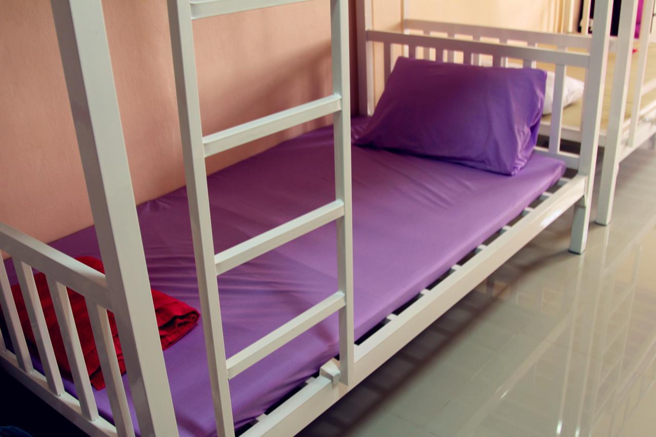 Small Elephant Hostel Бангкок Екстер'єр фото