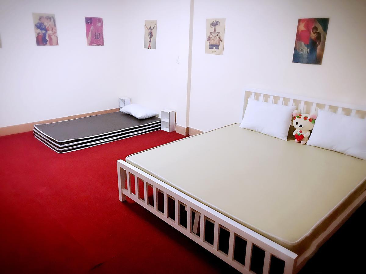 Small Elephant Hostel Бангкок Екстер'єр фото